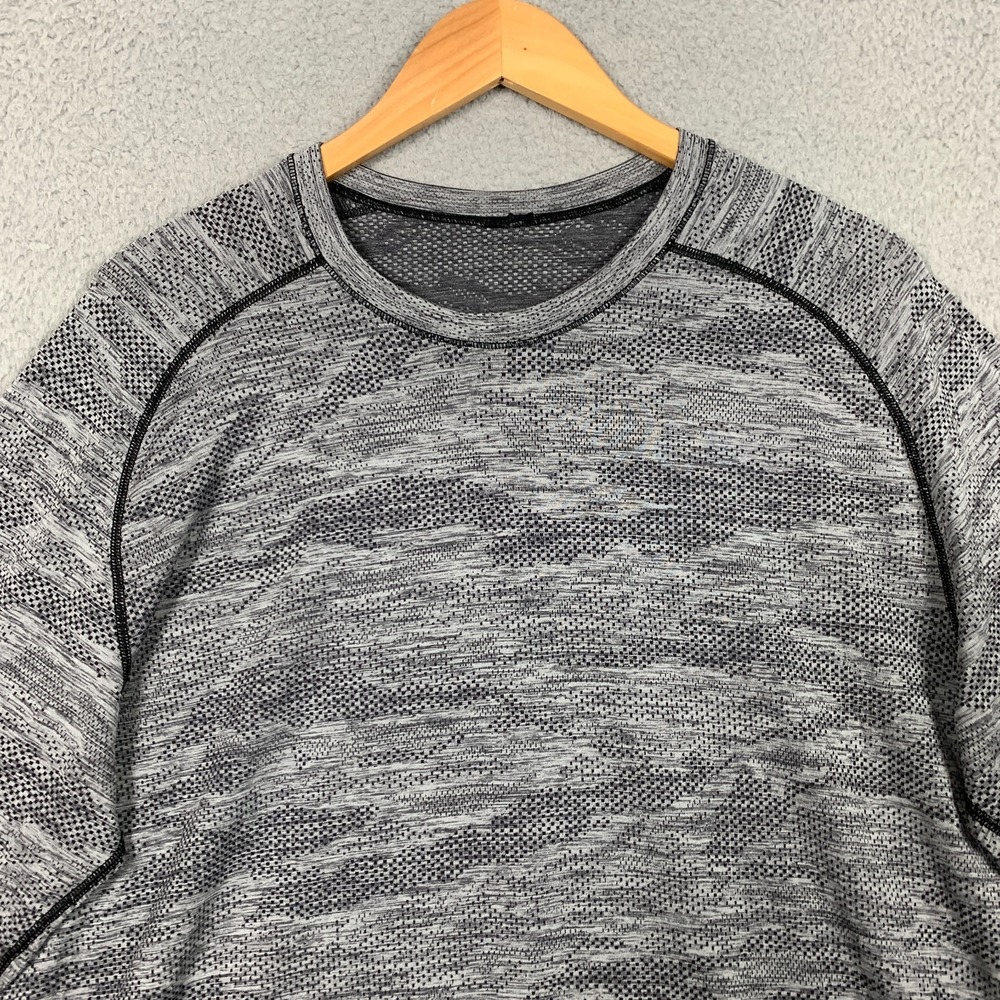 Lululemon Metal Vent Tech Shirt Men's XL Gray Camo Surge Long Sleeve Workout Tee